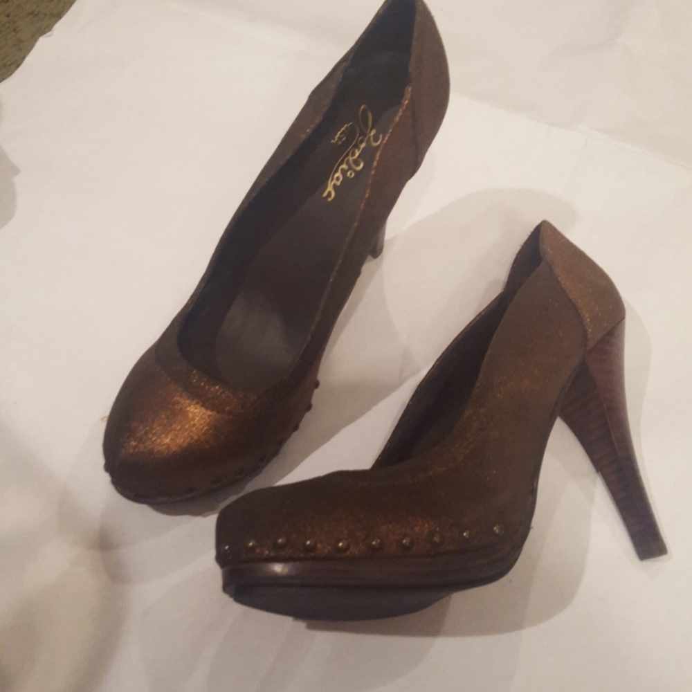 NWOT copper heels